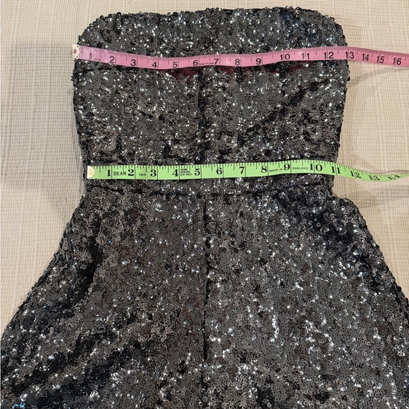 ALEXIS  Shorts Romper Heavy Sequin Strapless Black Sparkle Size XS - Picture 3 of 8